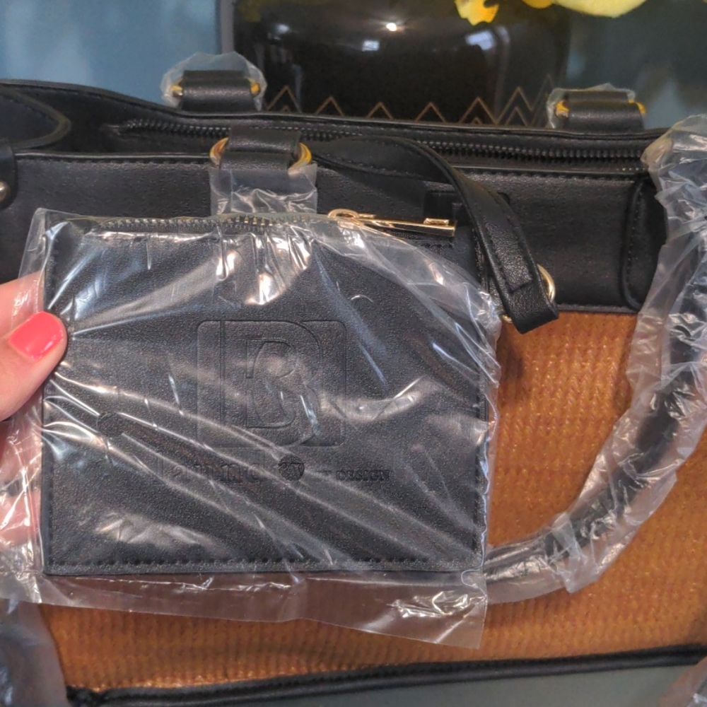 Purse - Picture 2 of 6